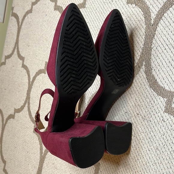 Lulu’s Ellarose Burgundy Suede Ankle Strap closed toe 4” block heels - Picture 9 of 15